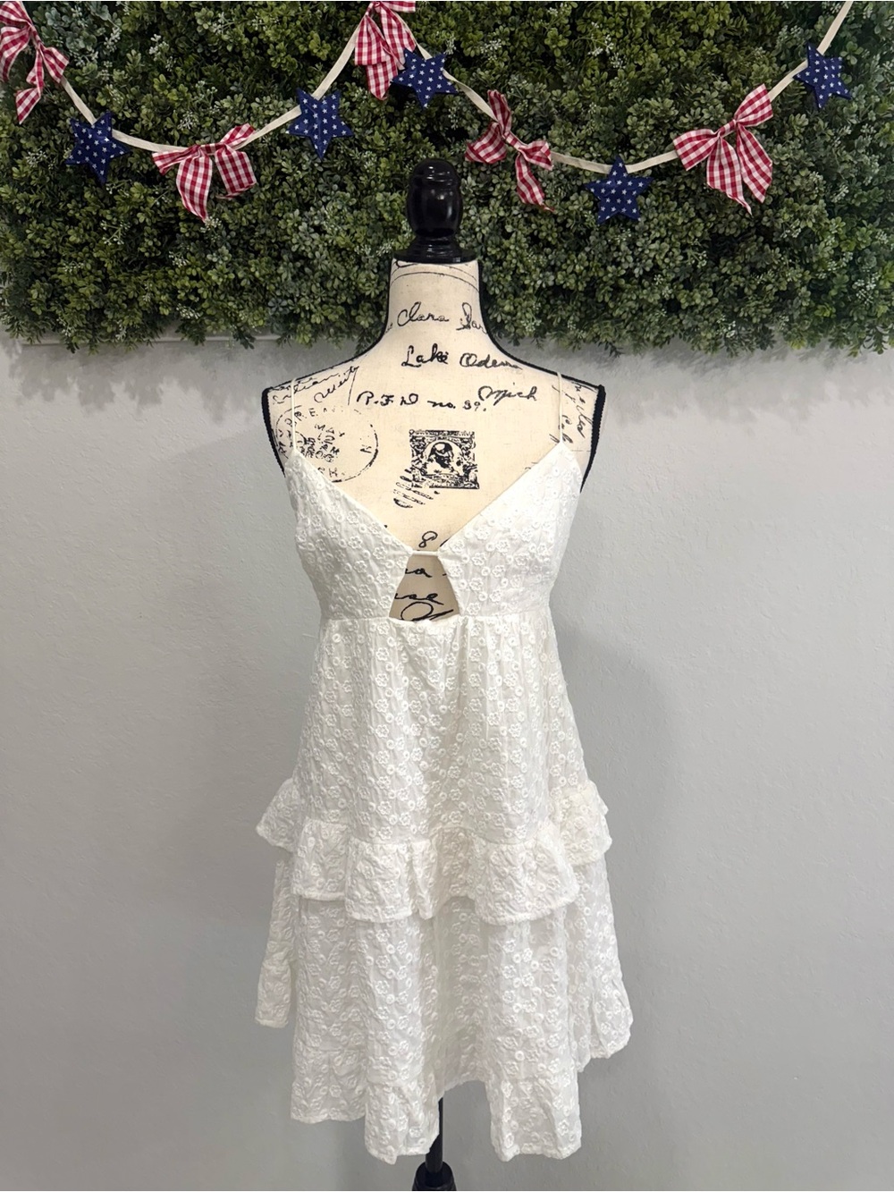 One And Only Collective White Eyelet Cutout Tiered Mini Dress L NWT